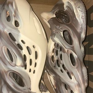 Yeezy foam runner mx cream clay